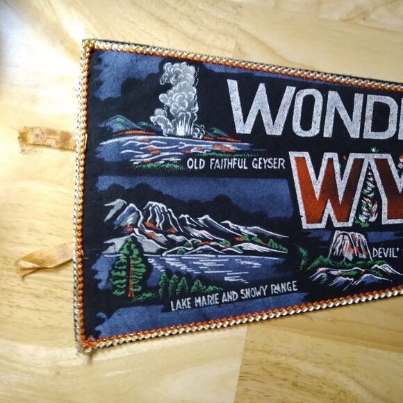 Vintage Wyoming State Pennant Flag Japan Felt - Picture 4 of 8